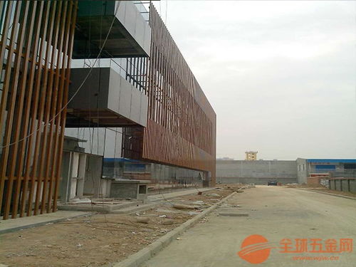 山東諸城幕墻鋁方通工程案例解析 建筑材料銷售的創(chuàng)新實踐與市場啟示